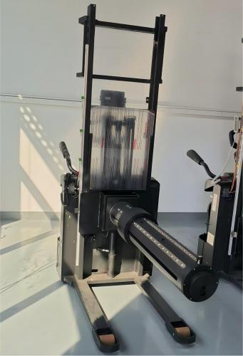 新能源极卷悬臂搬运车